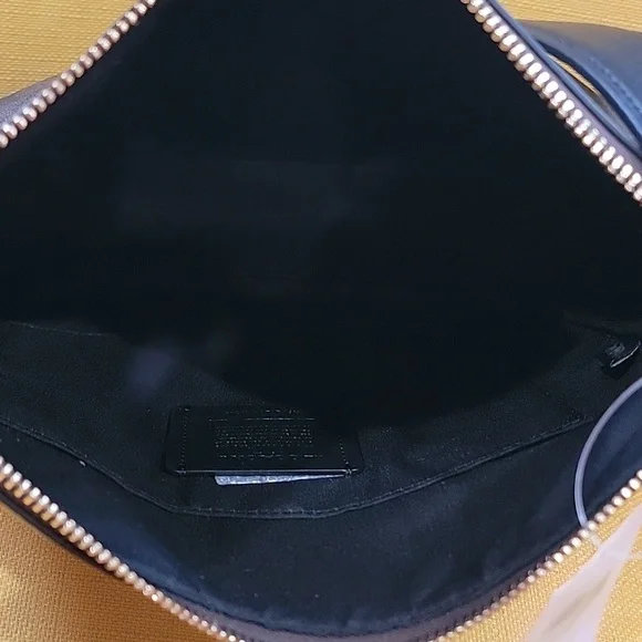 Coach Set - Picture 7 of 9